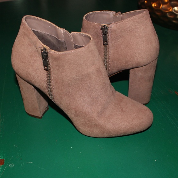 SUEDE BOOTIES - Picture 2 of 5